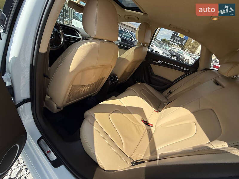 Седан Audi A4 2015 в Стрию