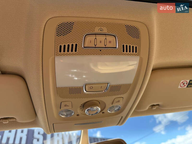 Седан Audi A4 2015 в Стрию