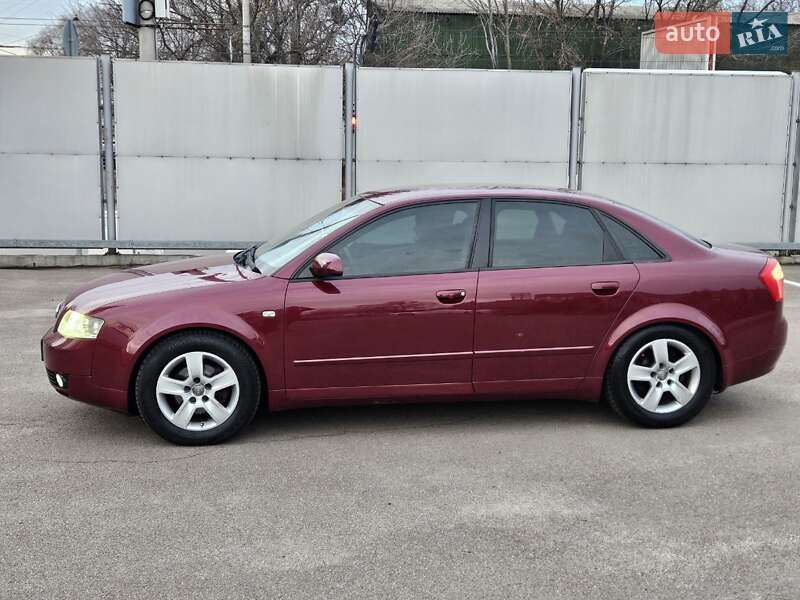 Седан Audi A4 2004 в Киеве