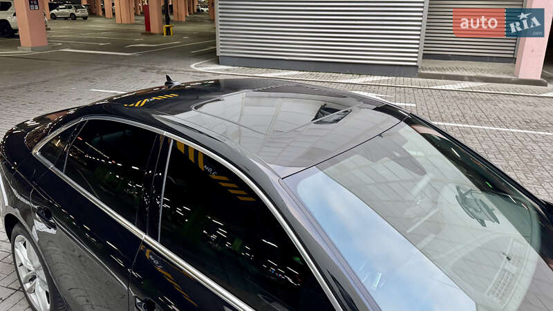 Седан Audi A4 2019 в Вараше