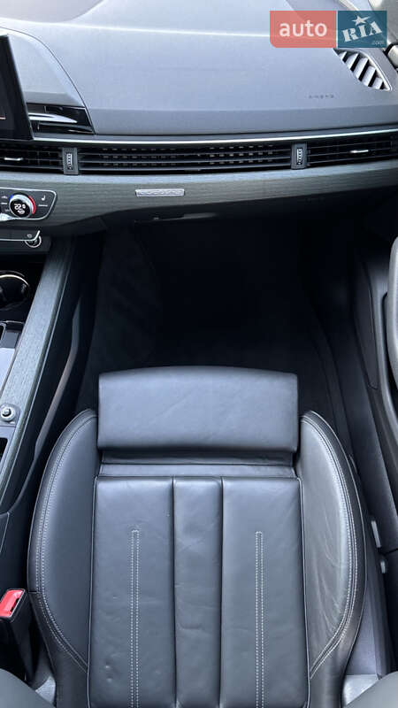 Седан Audi A4 2019 в Вараше