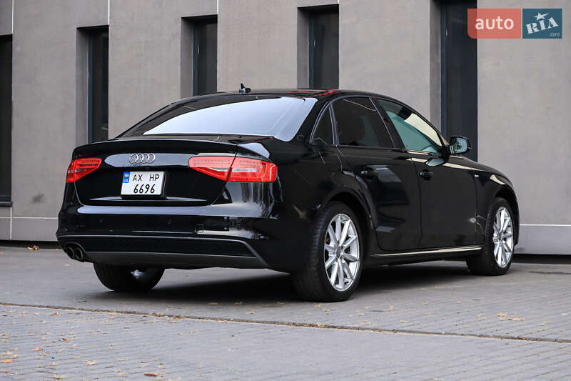 Седан Audi A4 2015 в Львове