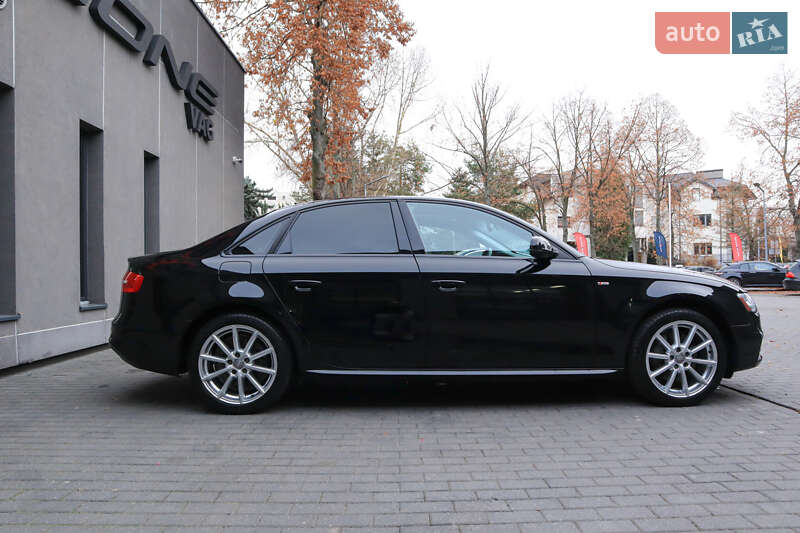 Седан Audi A4 2015 в Львове