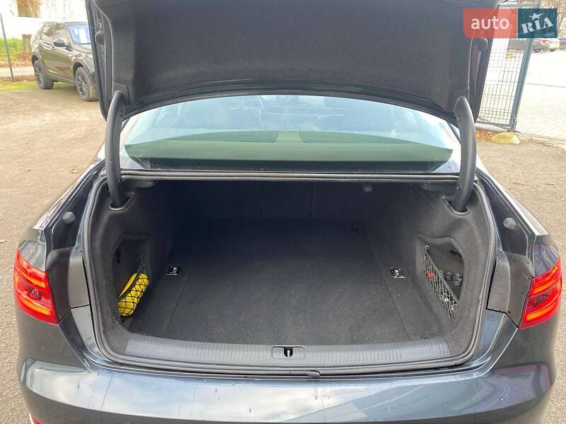 Седан Audi A4 2017 в Виннице