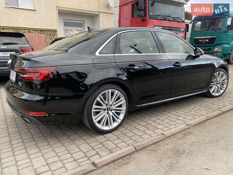 Седан Audi A4 2017 в Самборі
