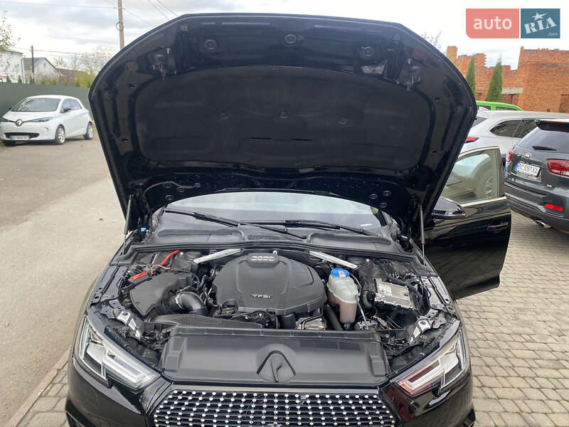 Седан Audi A4 2017 в Самборі