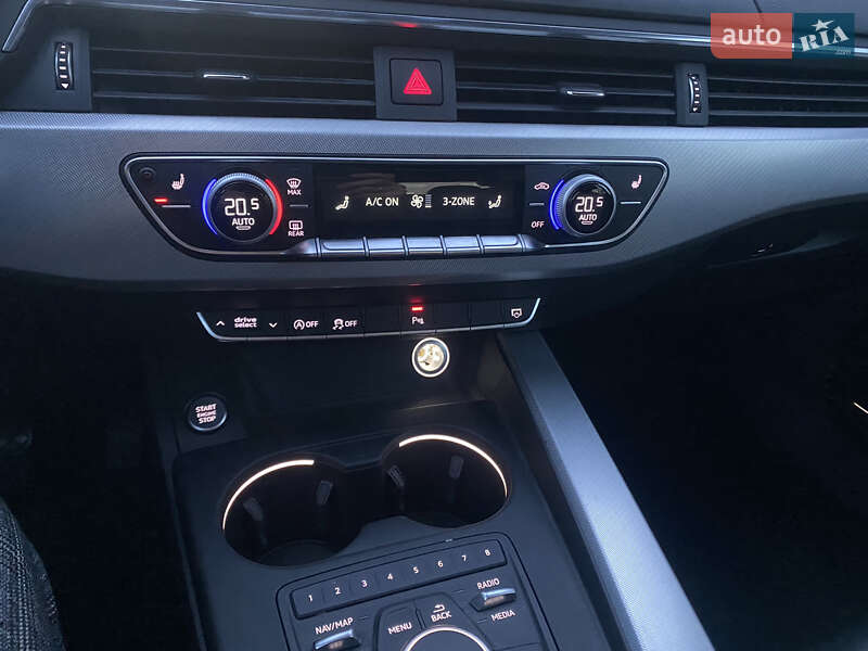 Седан Audi A4 2017 в Самборі