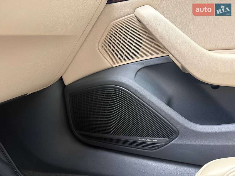 Седан Audi A4 2017 в Киеве