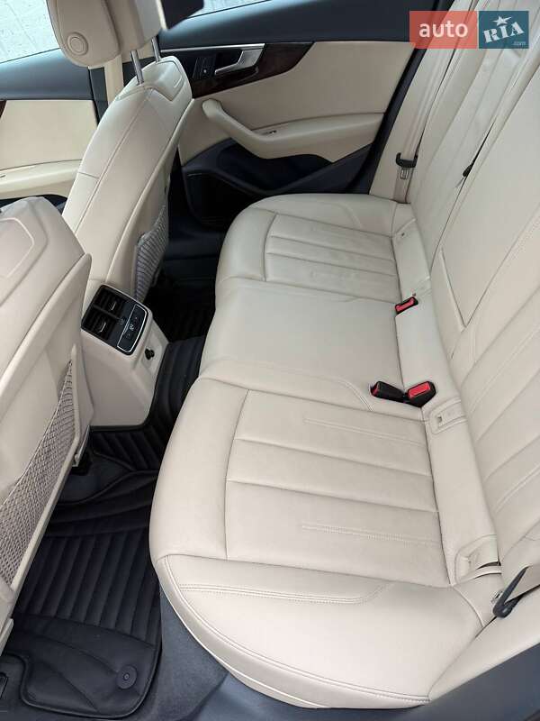 Седан Audi A4 2017 в Киеве