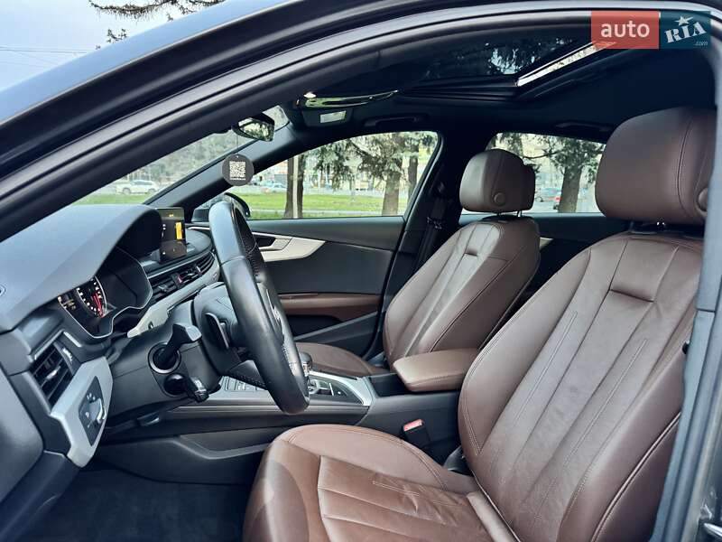 Седан Audi A4 2019 в Виннице