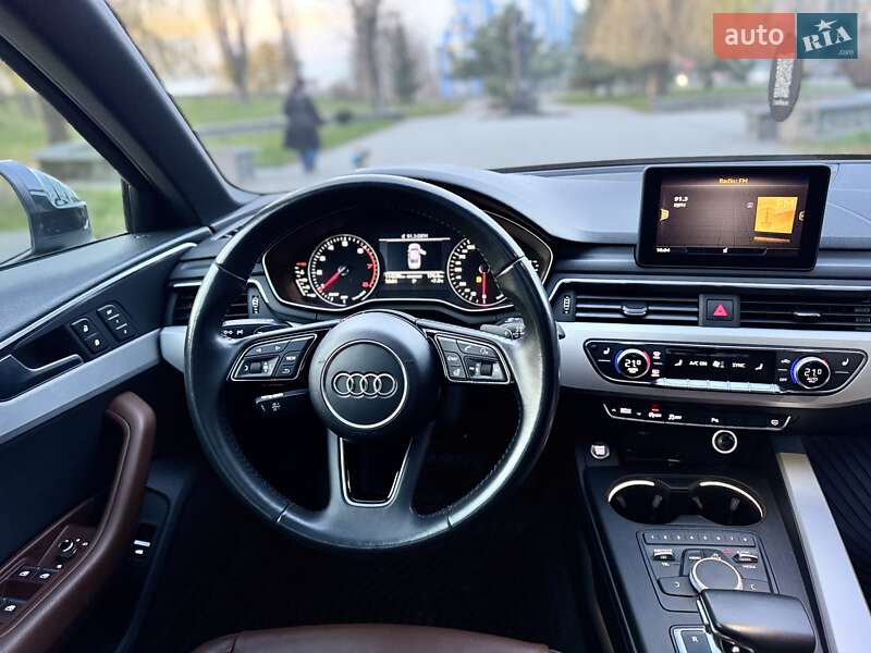 Седан Audi A4 2019 в Виннице