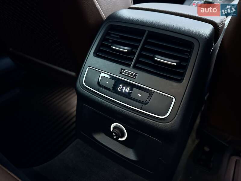 Седан Audi A4 2019 в Виннице