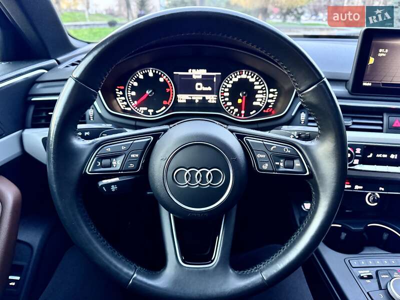Седан Audi A4 2019 в Виннице