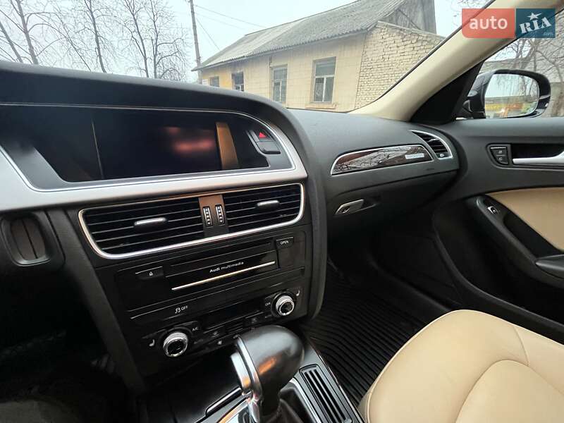 Седан Audi A4 2015 в Черкасах