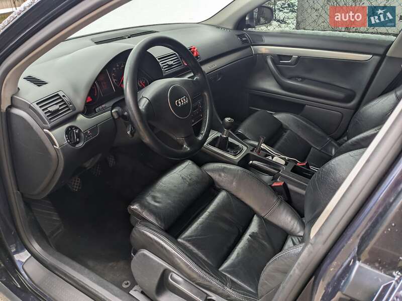 Седан Audi A4 2002 в Рахове