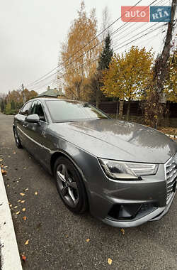 Седан Audi A4 2018 в Києві