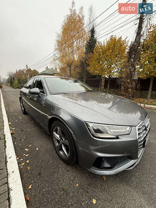 Седан Audi A4 2018 в Києві