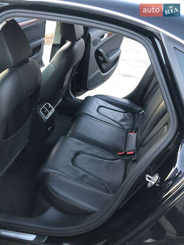 Седан Audi A4 2011 в Киеве