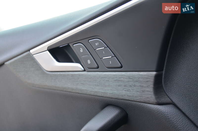 Седан Audi A4 2017 в Дрогобыче