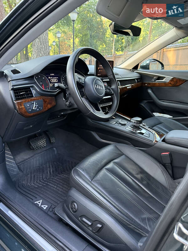 Седан Audi A4 2016 в Киеве