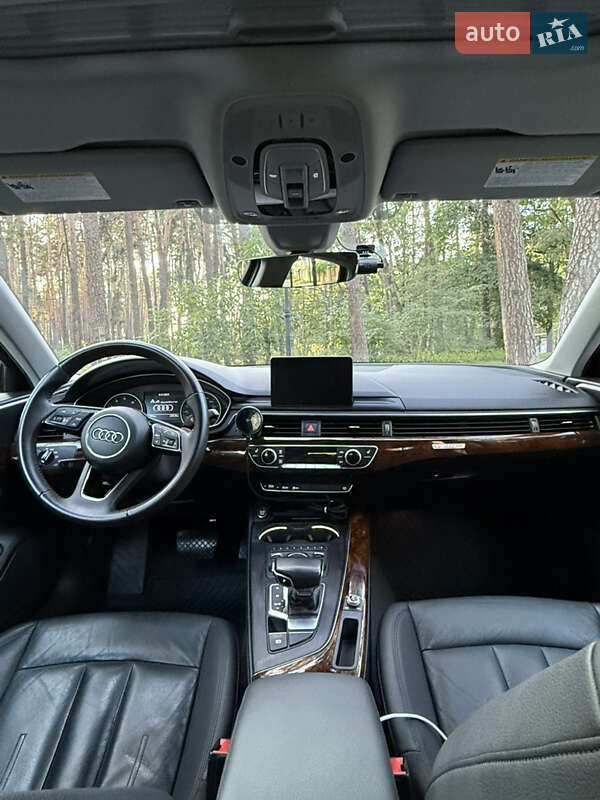 Седан Audi A4 2016 в Киеве