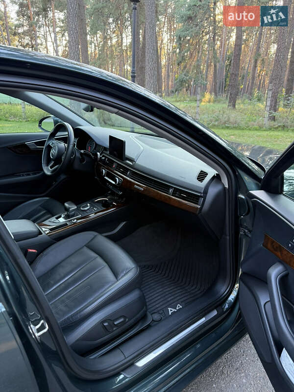 Седан Audi A4 2016 в Киеве