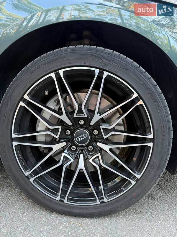 Седан Audi A4 2016 в Киеве