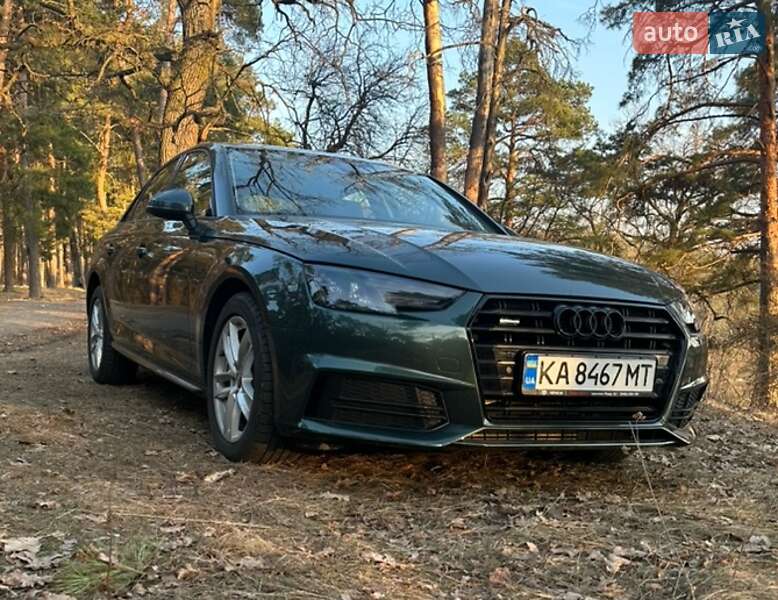 Седан Audi A4 2016 в Киеве