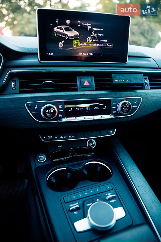 Седан Audi A4 2018 в Харкові