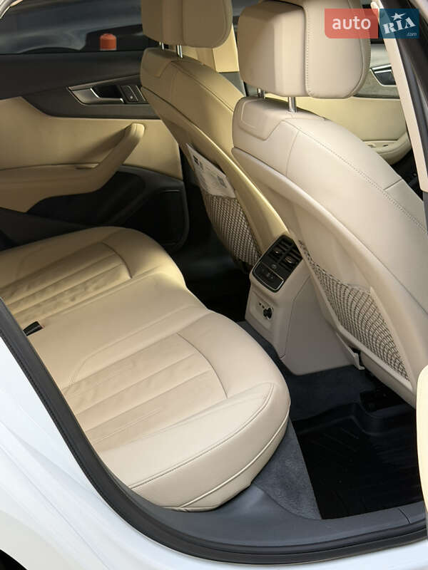 Седан Audi A4 2019 в Одессе
