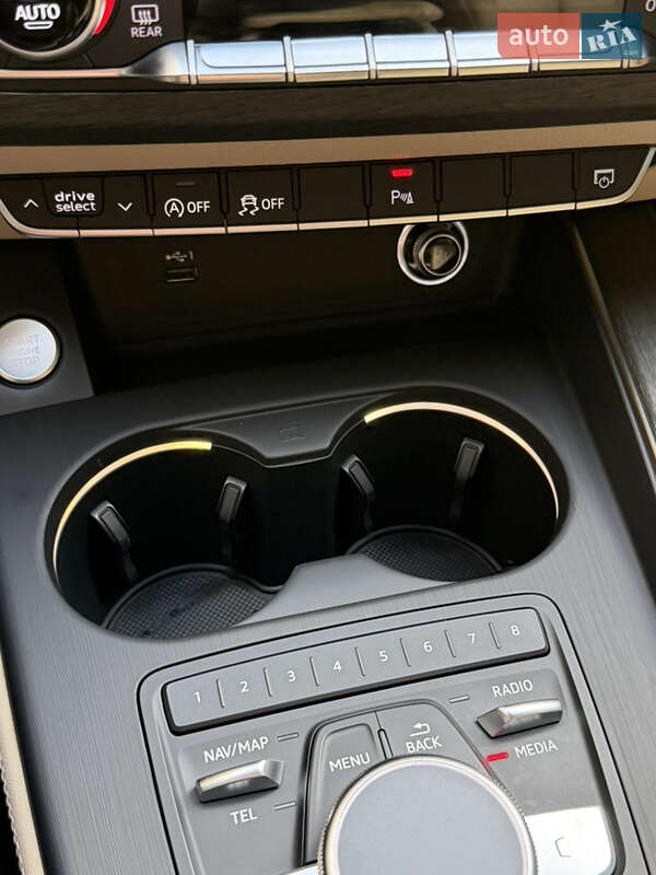 Седан Audi A4 2019 в Одессе