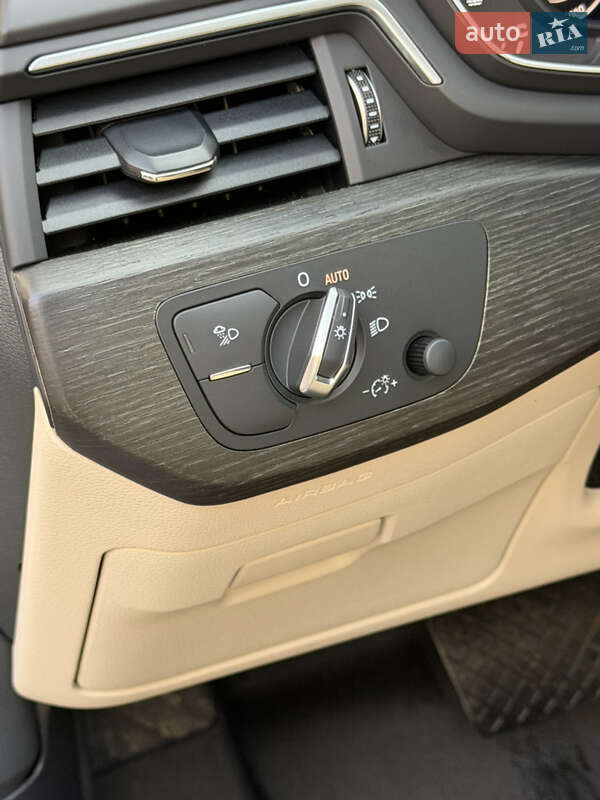 Седан Audi A4 2019 в Одессе