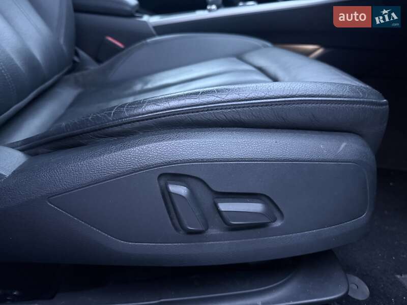 Седан Audi A4 2016 в Стрию