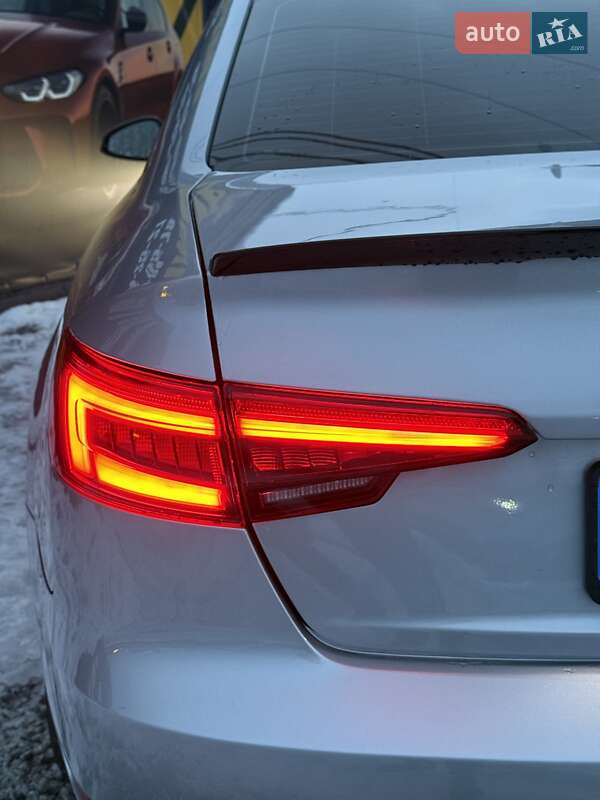Седан Audi A4 2016 в Стрию