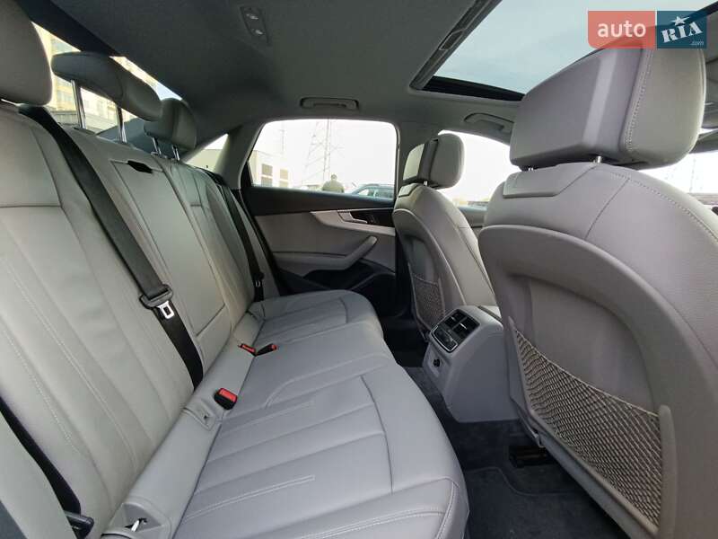 Седан Audi A4 2018 в Одесі