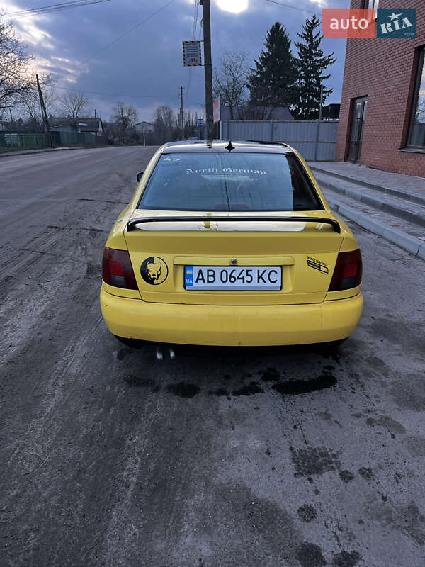 Седан Audi A4 1997 в Виннице