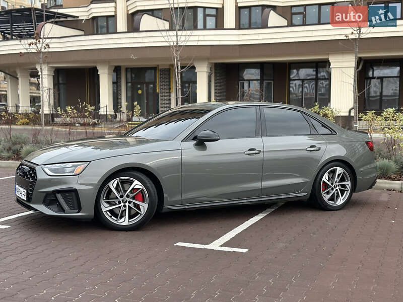 Седан Audi A4 2023 в Киеве