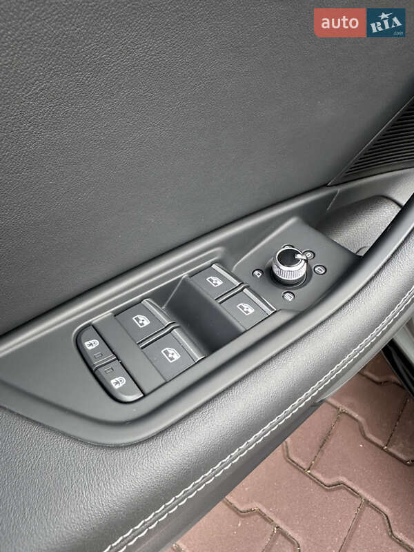 Седан Audi A4 2023 в Киеве