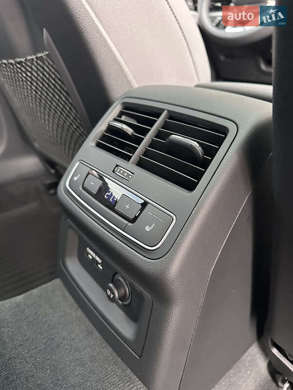 Седан Audi A4 2023 в Киеве