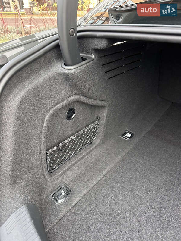 Седан Audi A4 2023 в Киеве