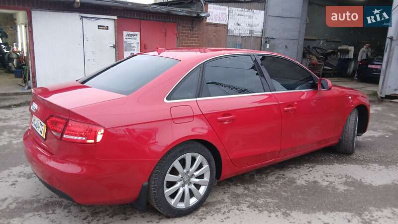 Седан Audi A4 2012 в Тернополе