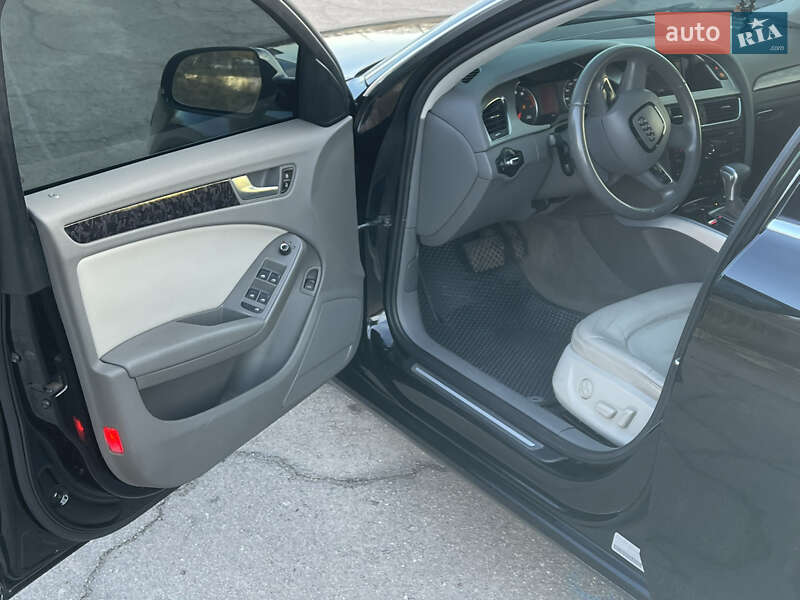 Седан Audi A4 2010 в Каменском