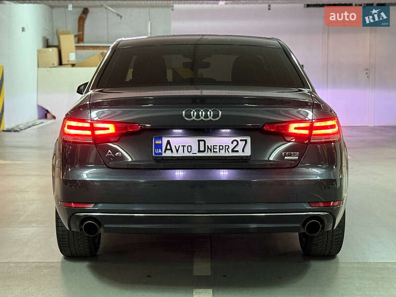 Седан Audi A4 2016 в Дніпрі