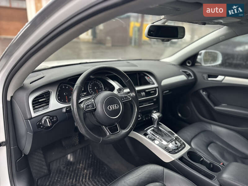 Седан Audi A4 2015 в Виннице