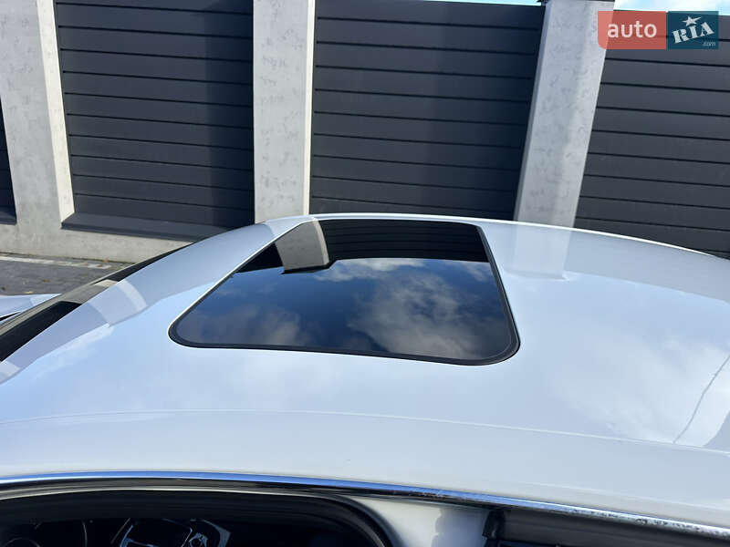 Седан Audi A4 2015 в Виннице