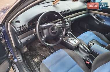 Седан Audi A4 2000 в Раздельной