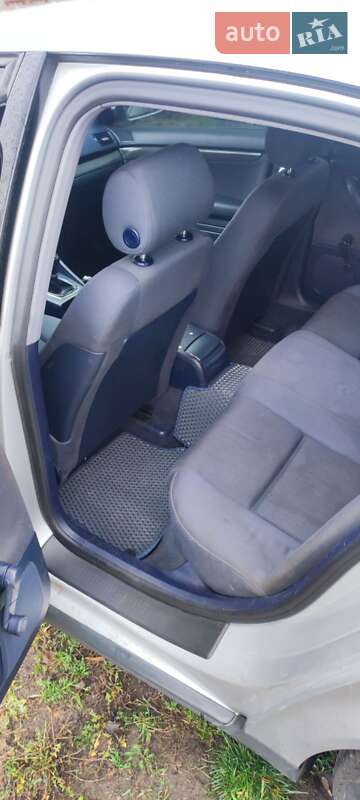 Седан Audi A4 2001 в Харькове