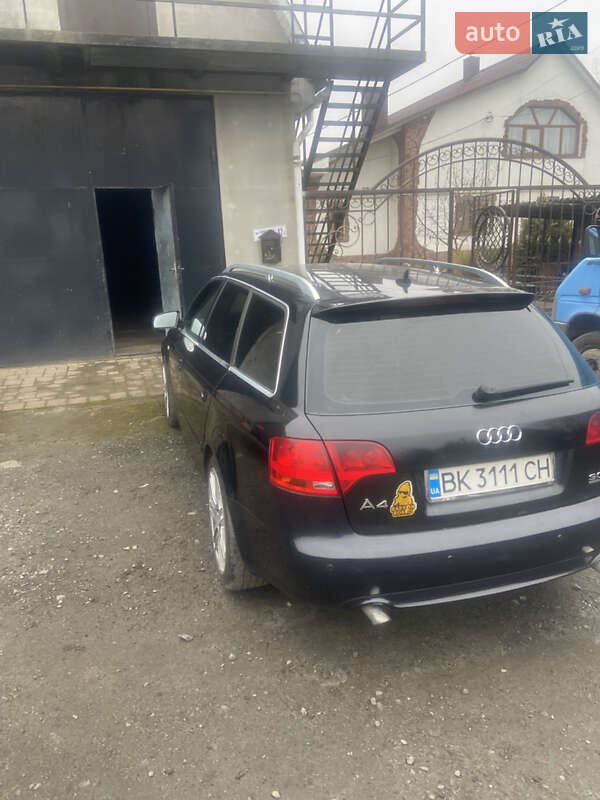 Седан Audi A4 2005 в Корце