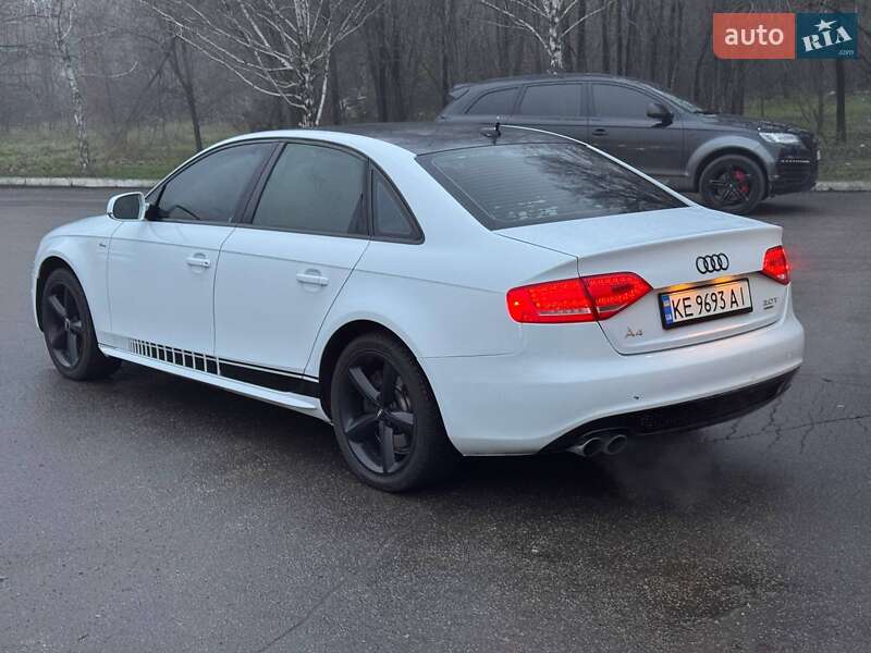 Седан Audi A4 2011 в Запоріжжі