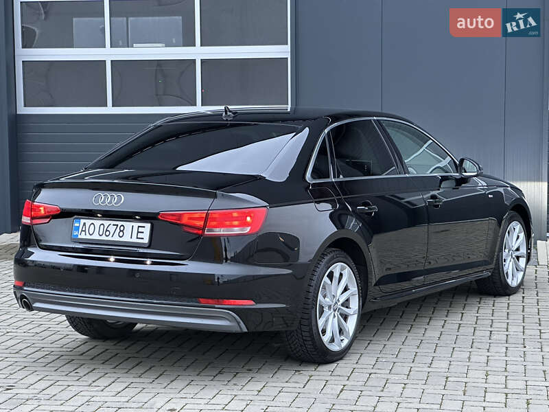 Седан Audi A4 2018 в Мукачево